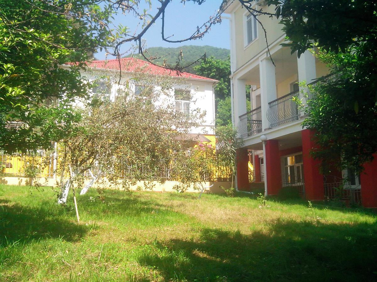Бестужевский Дворик Gagra Exteriör bild